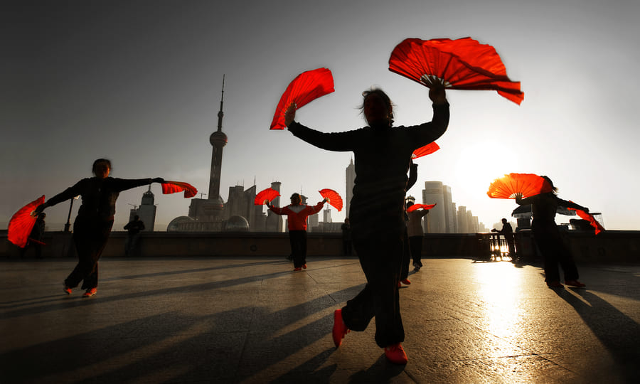 mujeres bailando una danza en china